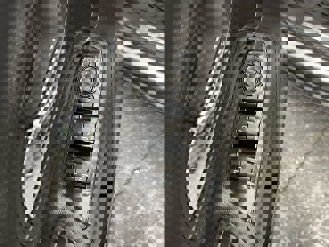 Certified 2024 Chevrolet Equinox Premier image 9