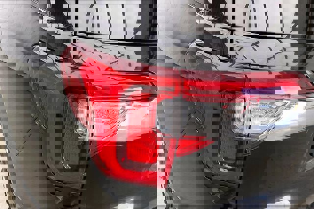 Certified 2023 GMC Acadia SLT w/ Technology Package image 26