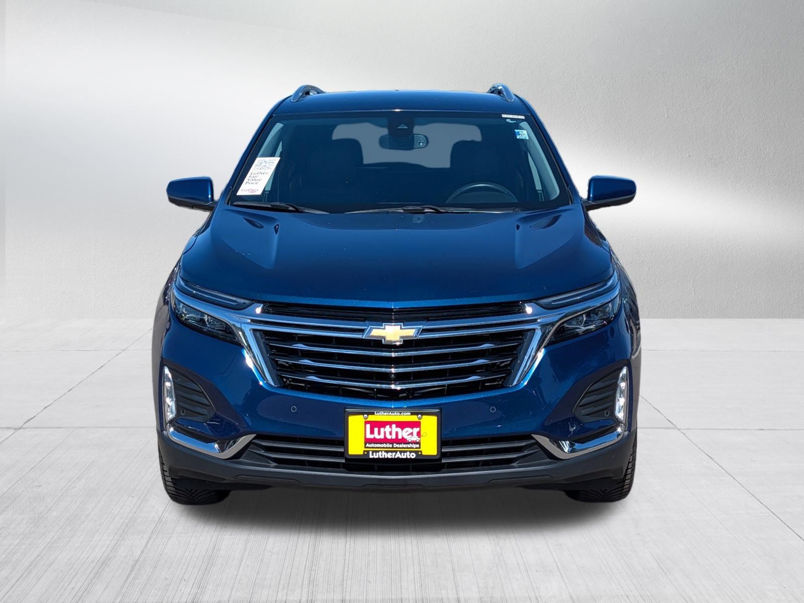 Used 2022 Chevrolet Equinox Premier AWD/4WD image 2