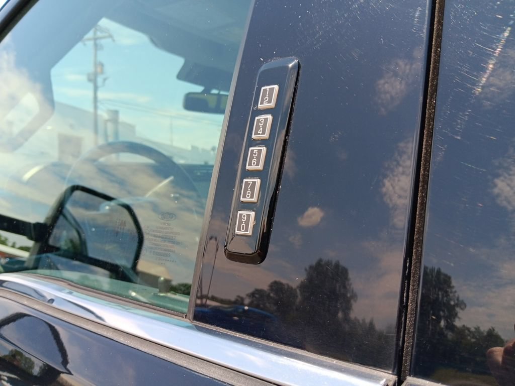 Used 2023 Ford F250 Limited w/ FX4 Off-Road Package AWD/4WD image 9