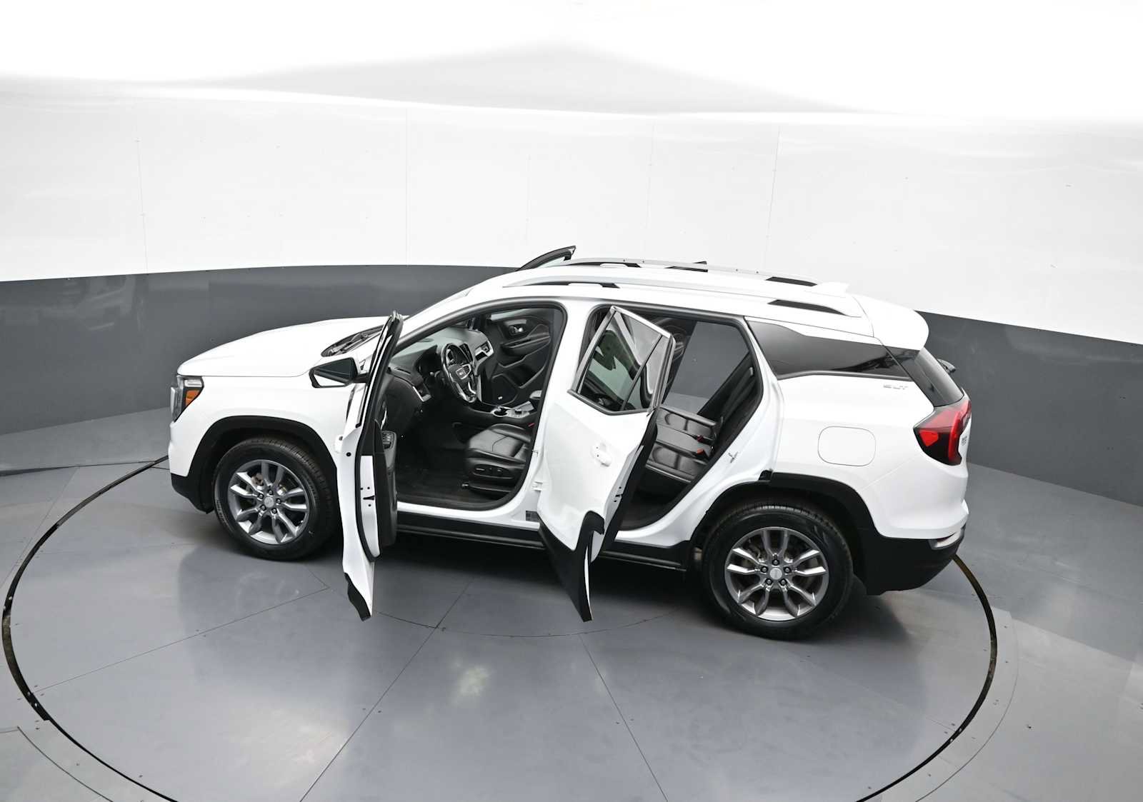 Used 2022 GMC Terrain SLT w/ Infotainment Package II AWD/4WD image 43