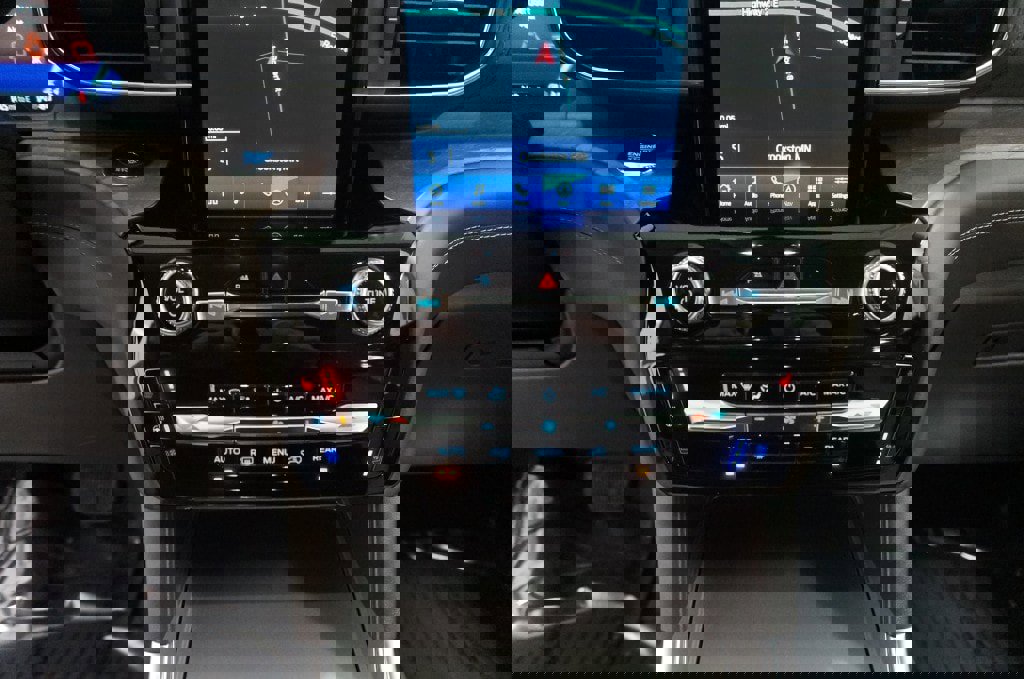 Used 2023 Ford Explorer Platinum w/ Technology Package image 13