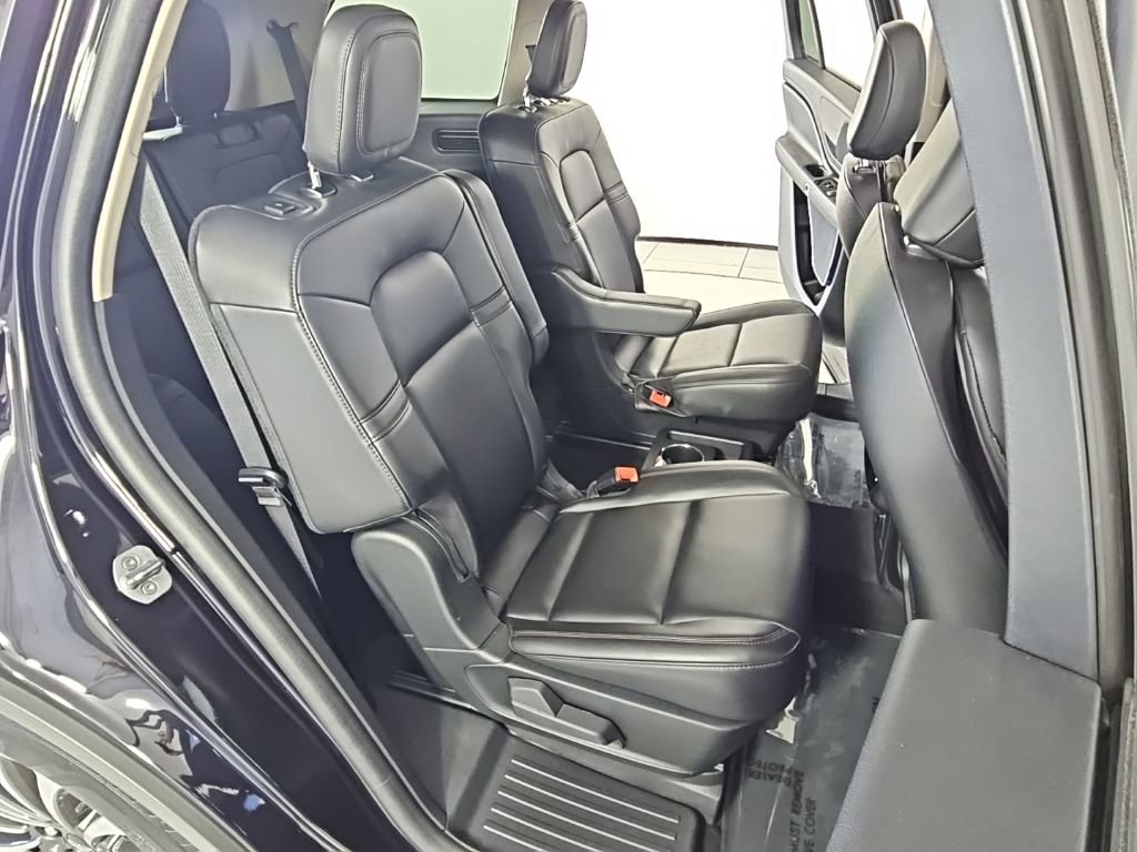 Used 2023 Lincoln Aviator AWD w/ Premium Package image 20