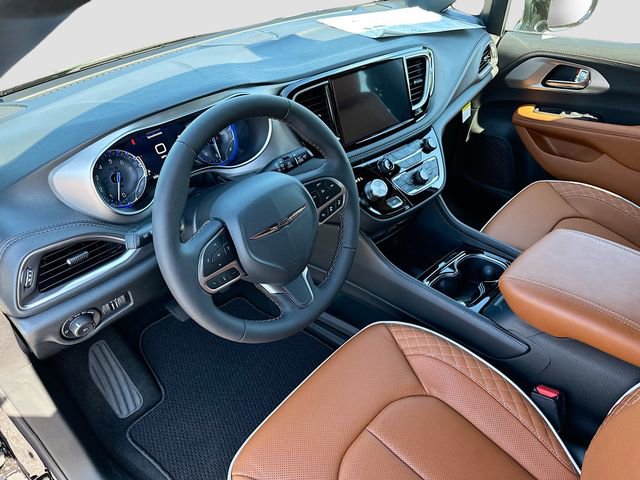 New 2026 Chrysler Pacifica Pinnacle w/ Trailer Tow Group image 6