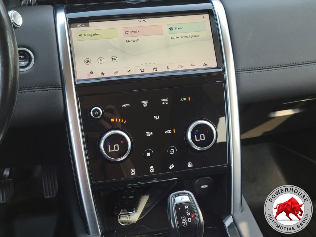 Used 2020 Land Rover Discovery Sport SE image 22