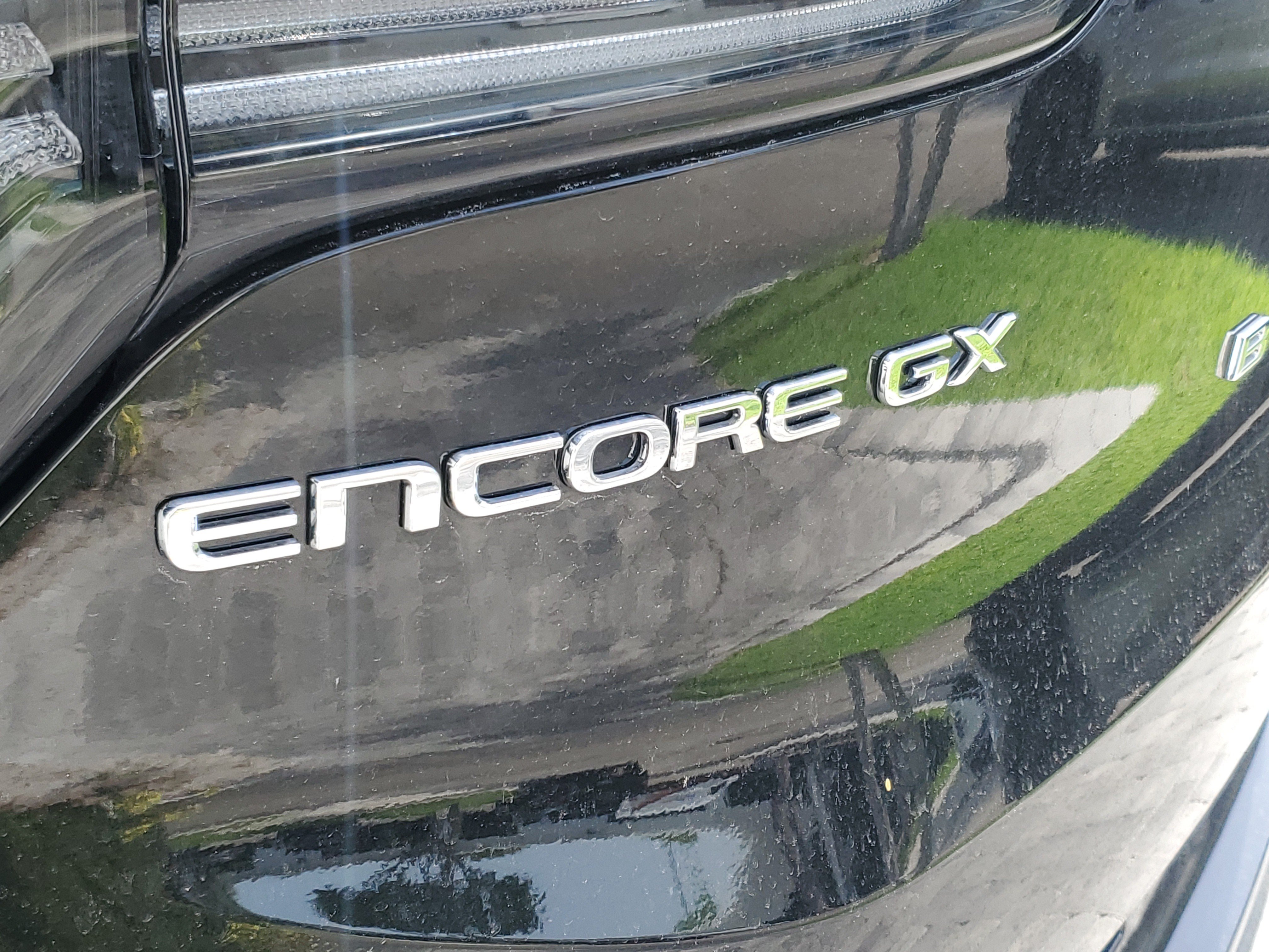 Used 2025 Buick Encore GX Avenir w/ Avenir Technology Package FWD image 8