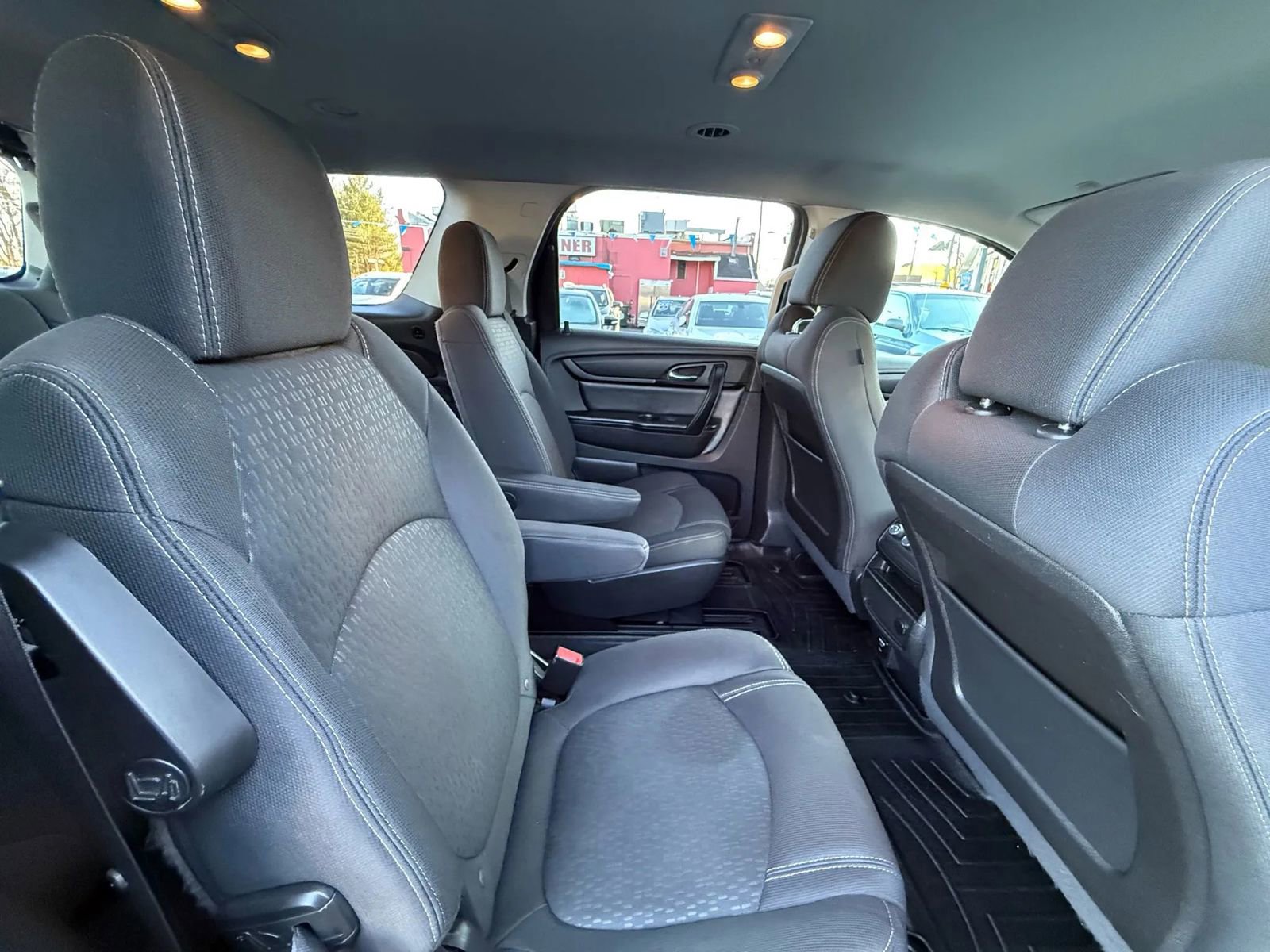 Used 2016 GMC Acadia SLE image 49