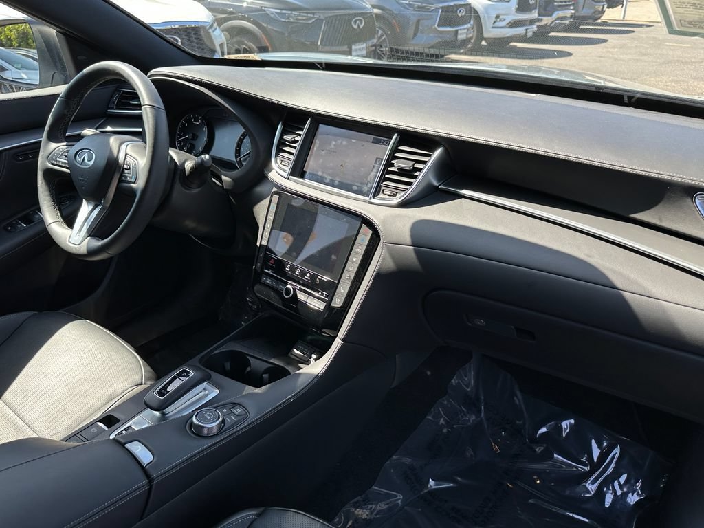 Used 2025 INFINITI QX55 Essential AWD/4WD image 13