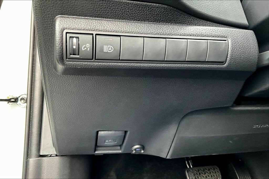 Used 2026 Toyota Corolla XSE FWD image 13