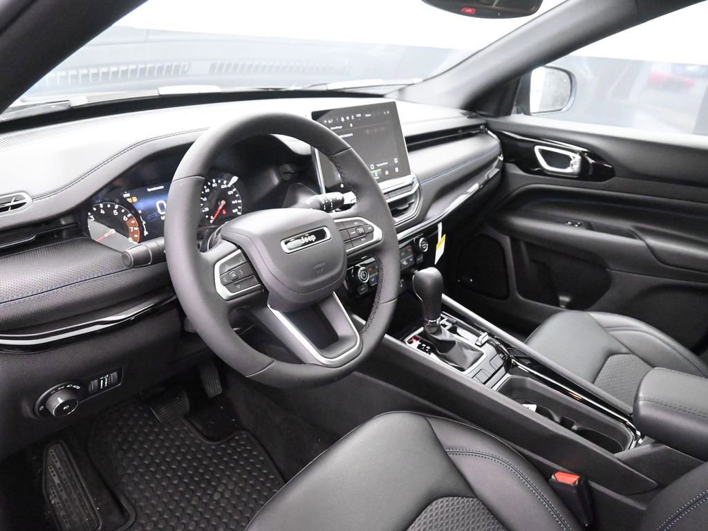 New 2026 Jeep Compass Latitude w/ Sun and Sound Group image 21