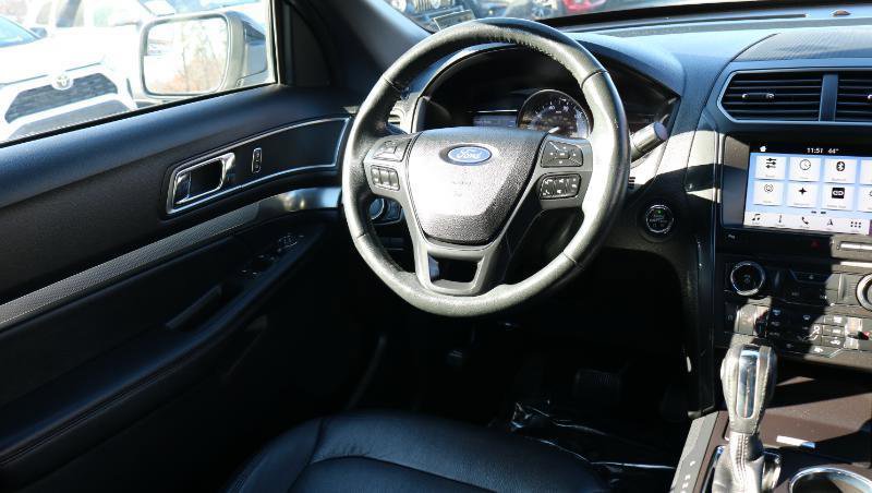 Used 2018 Ford Explorer XLT w/ Equipment Group 202A AWD/4WD image 23