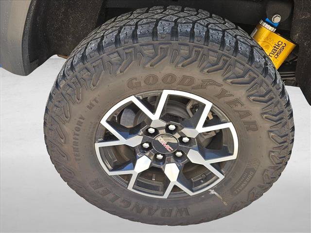 Used 2023 GMC Canyon AT4X AWD/4WD image 5