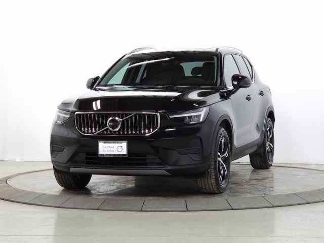 Certified 2025 Volvo XC40 B5 Core image 4