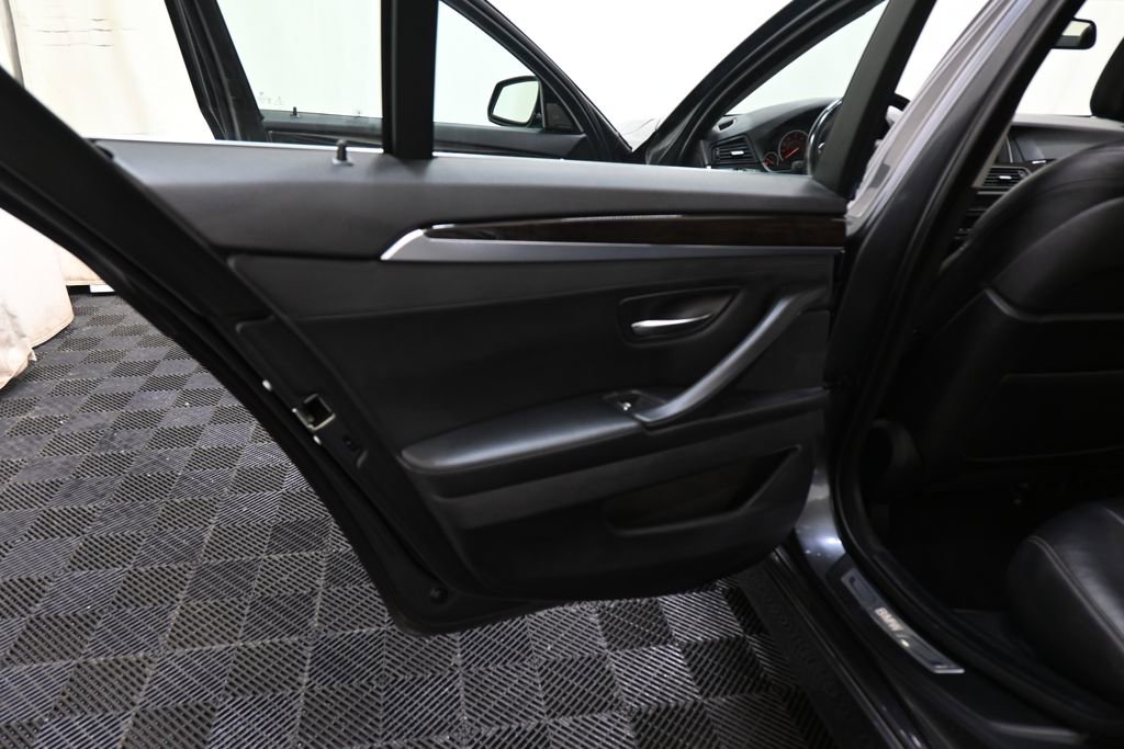 Used 2016 BMW 535i xDrive Sedan AWD/4WD image 18