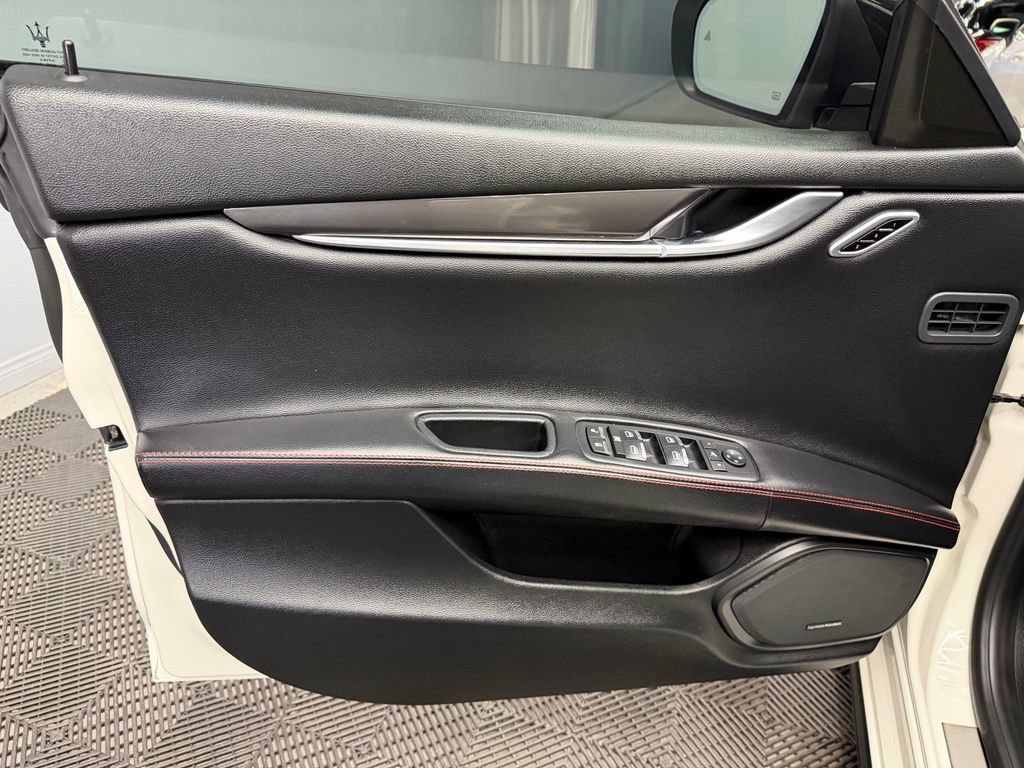 Used 2019 Maserati Ghibli S RWD image 36