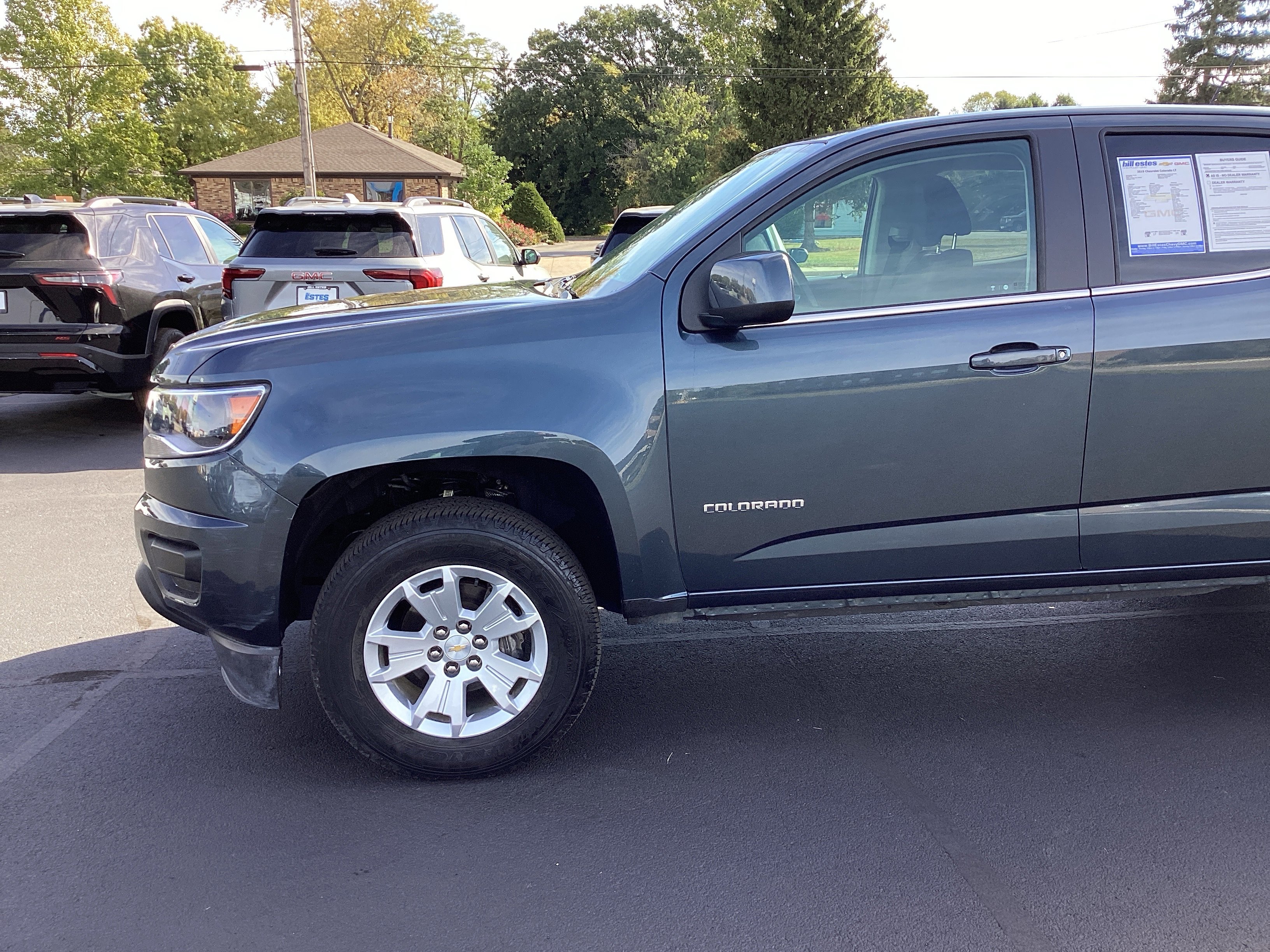 Used 2019 Chevrolet Colorado LT image 2