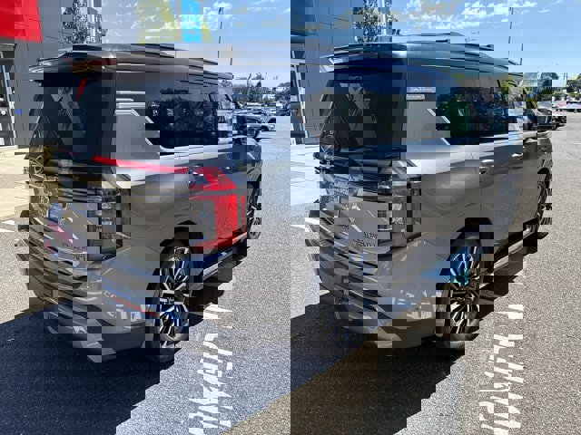 New 2025 Nissan Armada Platinum Reserve image 7