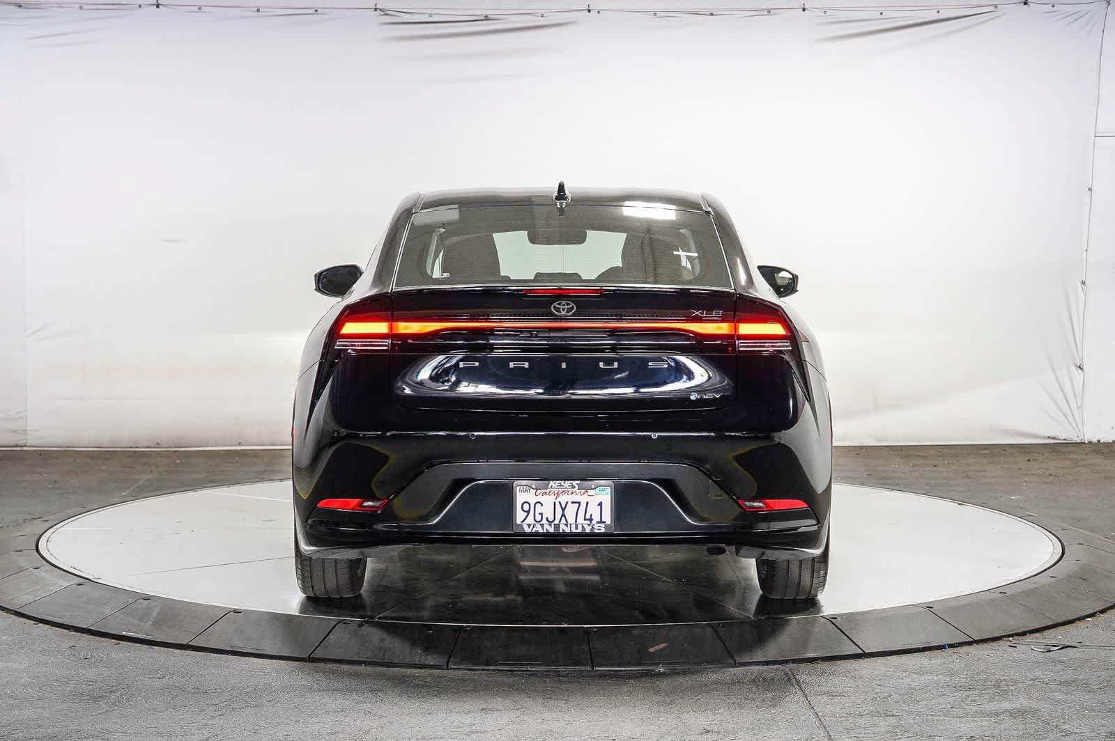 Certified 2023 Toyota Prius XLE FWD image 4