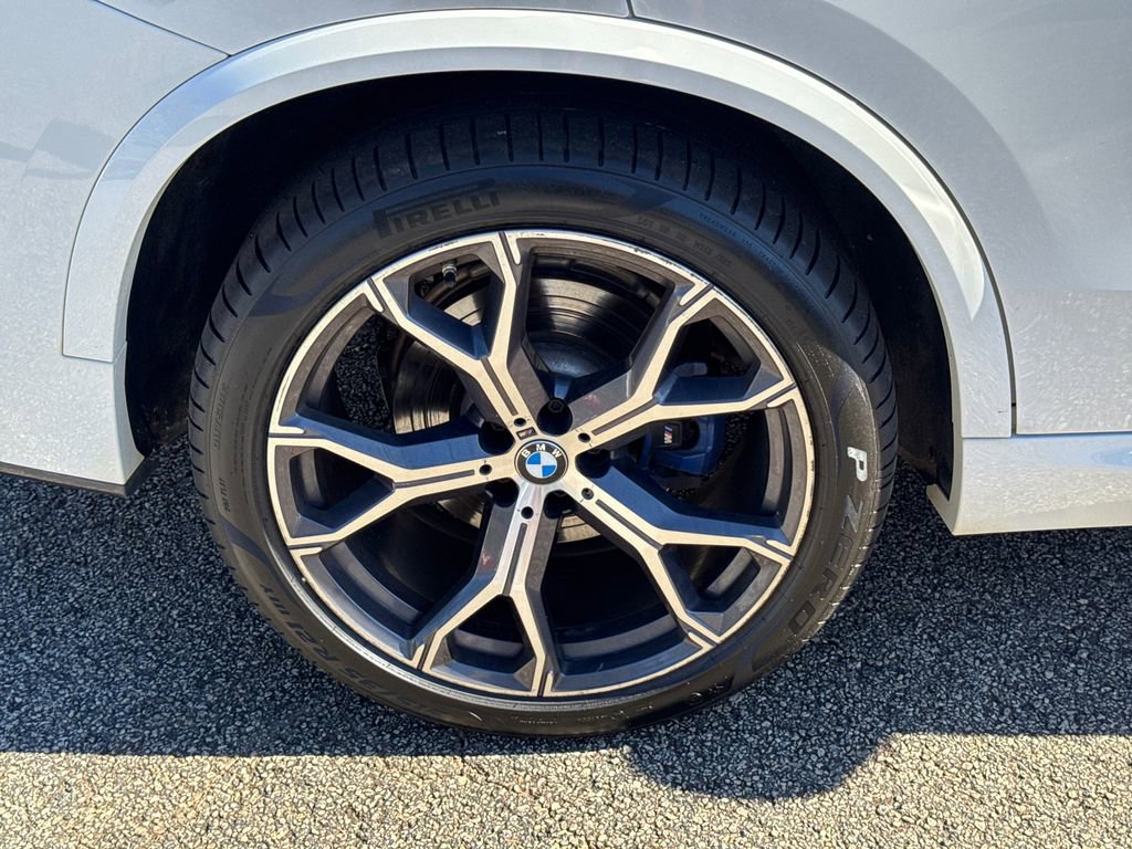 Used 2022 BMW X5 sDrive40i w/ M Sport Package RWD image 17