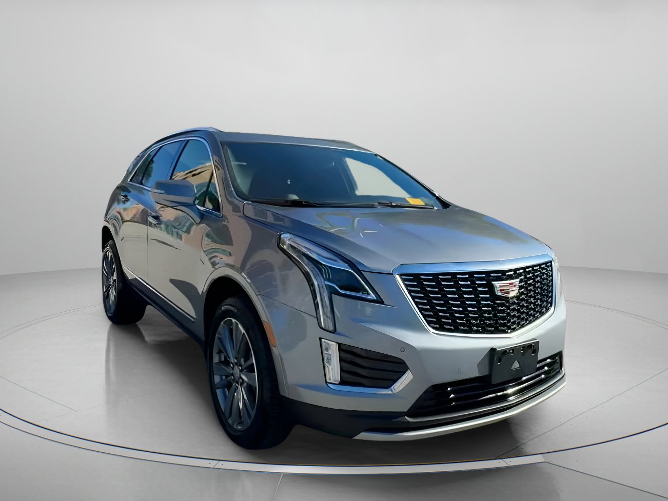 Used 2025 Cadillac XT5 Premium Luxury image 2