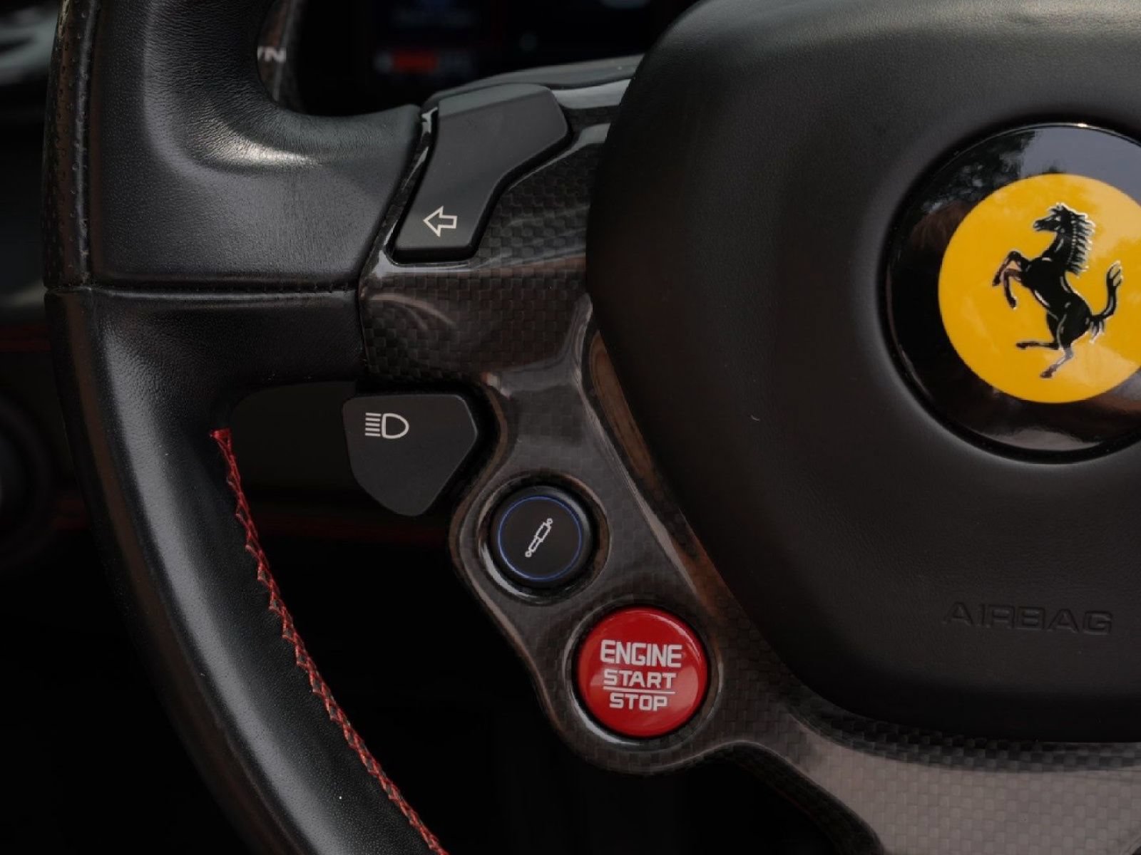 Used 2019 Ferrari 488 Spider RWD image 29