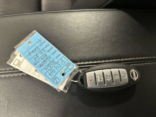 Used 2024 Nissan Altima 2.5 SV FWD image 24