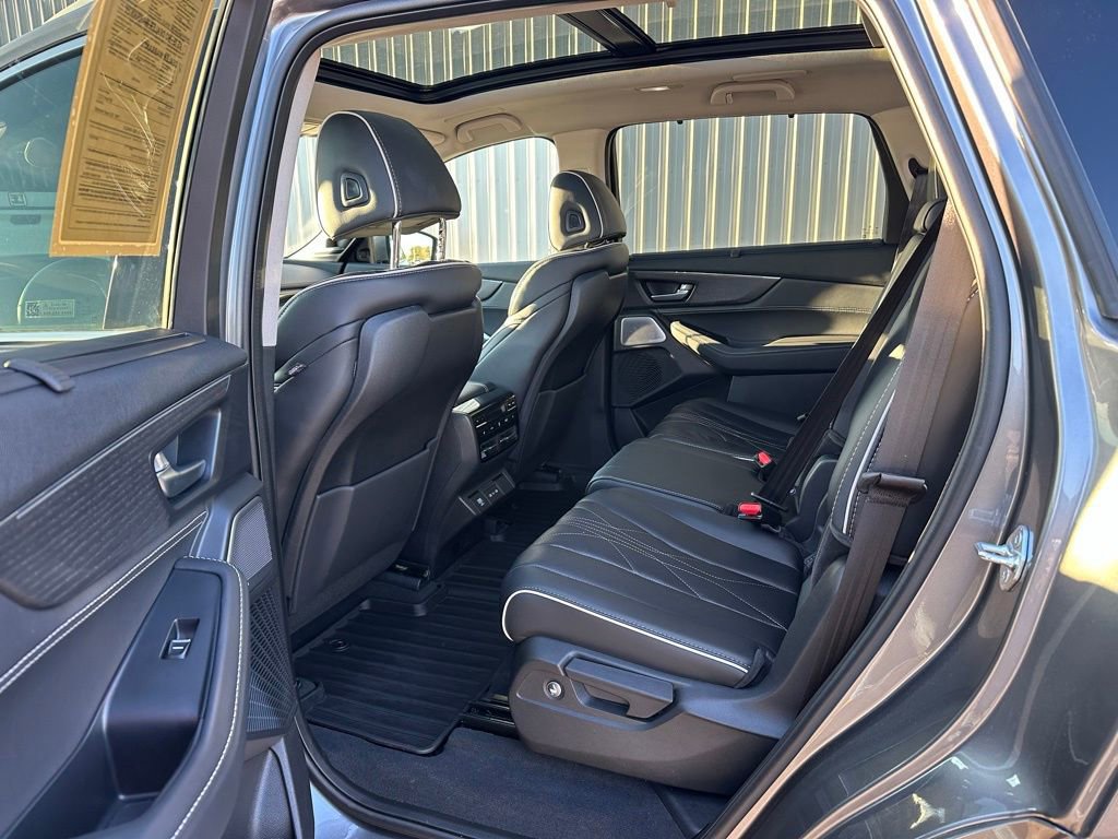 Used 2025 Acura MDX w/ Advance Package image 16