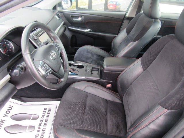 Used 2015 Toyota Camry XSE FWD image 14