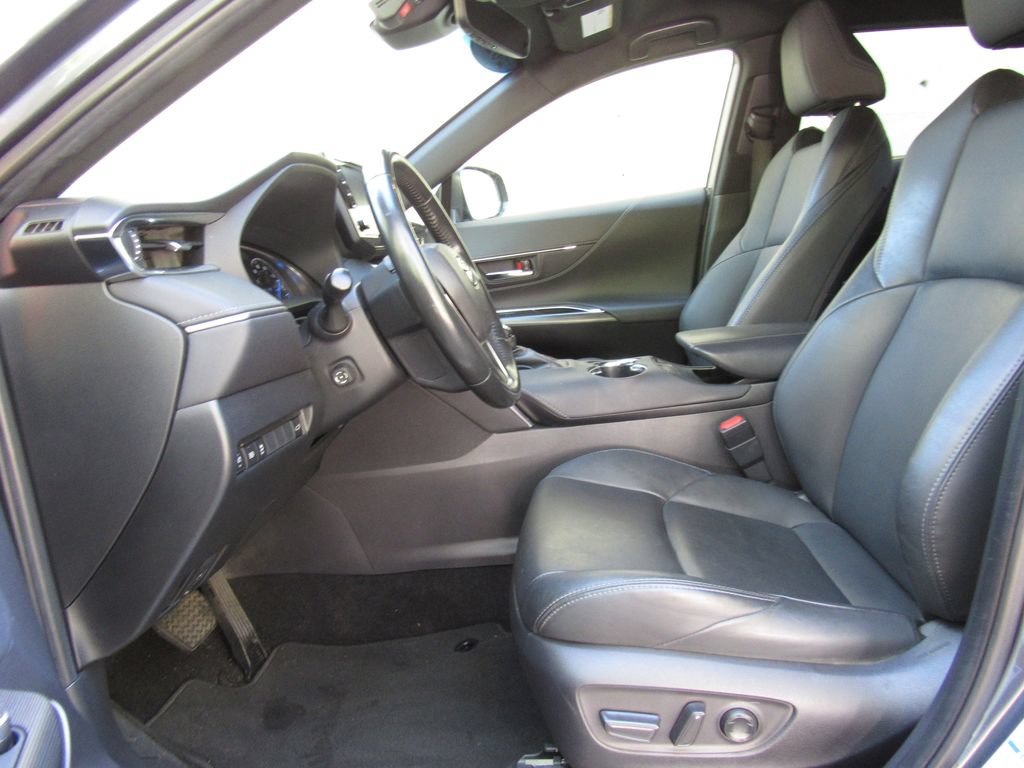 Certified 2022 Toyota Venza XLE AWD/4WD image 10