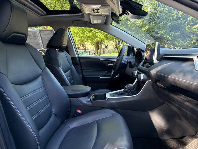 Used 2023 Toyota RAV4 XLE Premium AWD/4WD image 9