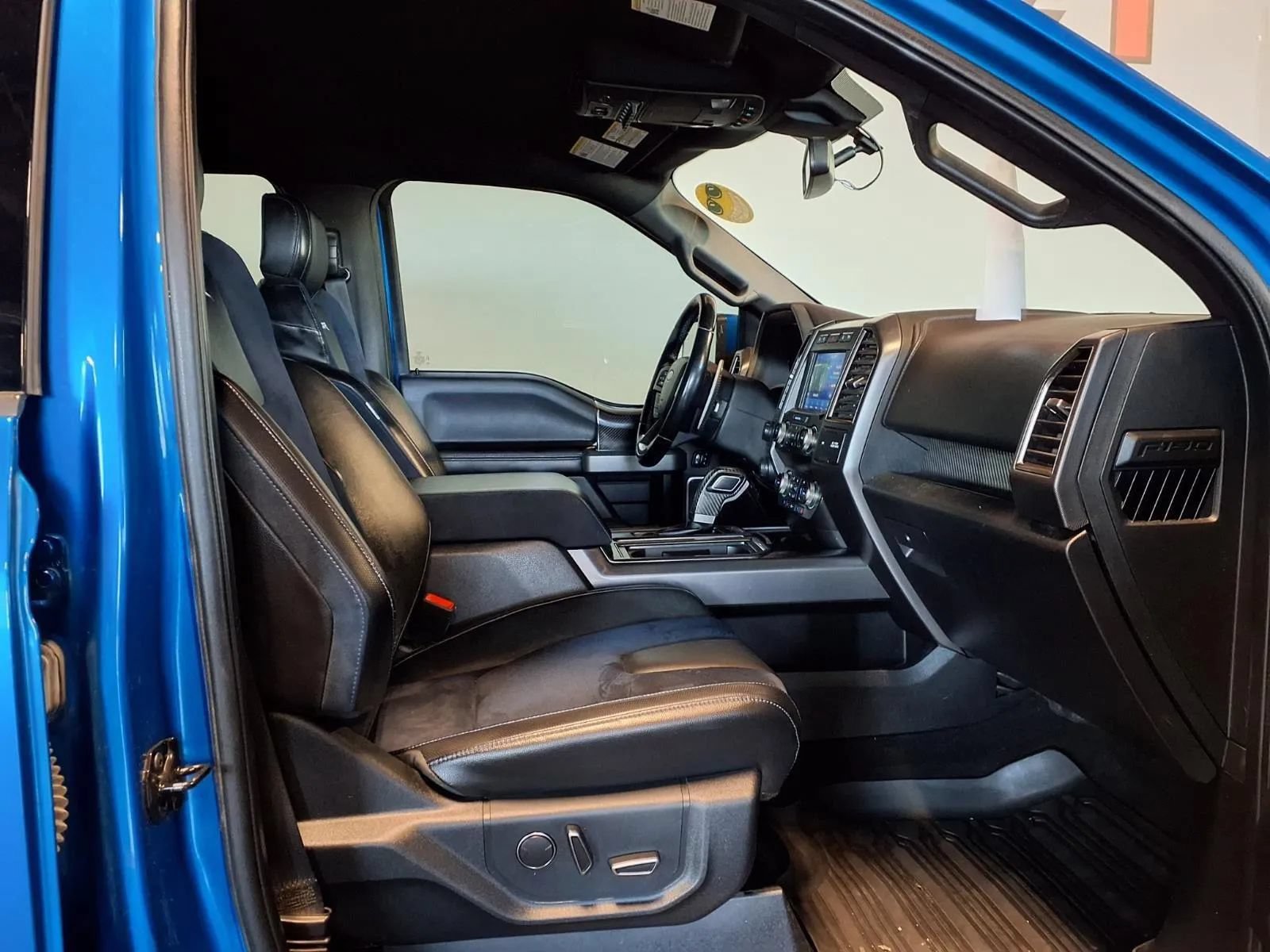 Used 2019 Ford F150 Raptor w/ Equipment Group 802A Luxury AWD/4WD image 11