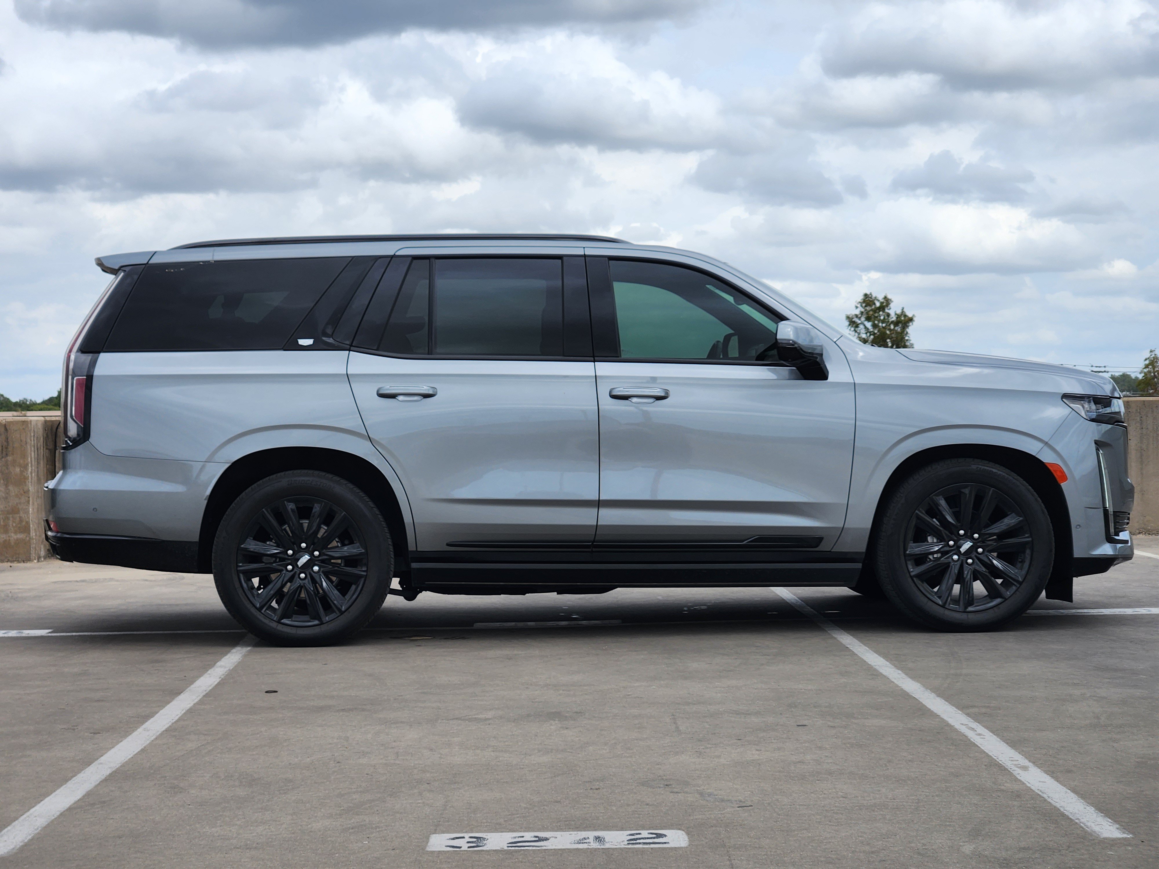 Used 2024 Cadillac Escalade Sport w/ Touring Package AWD/4WD image 9