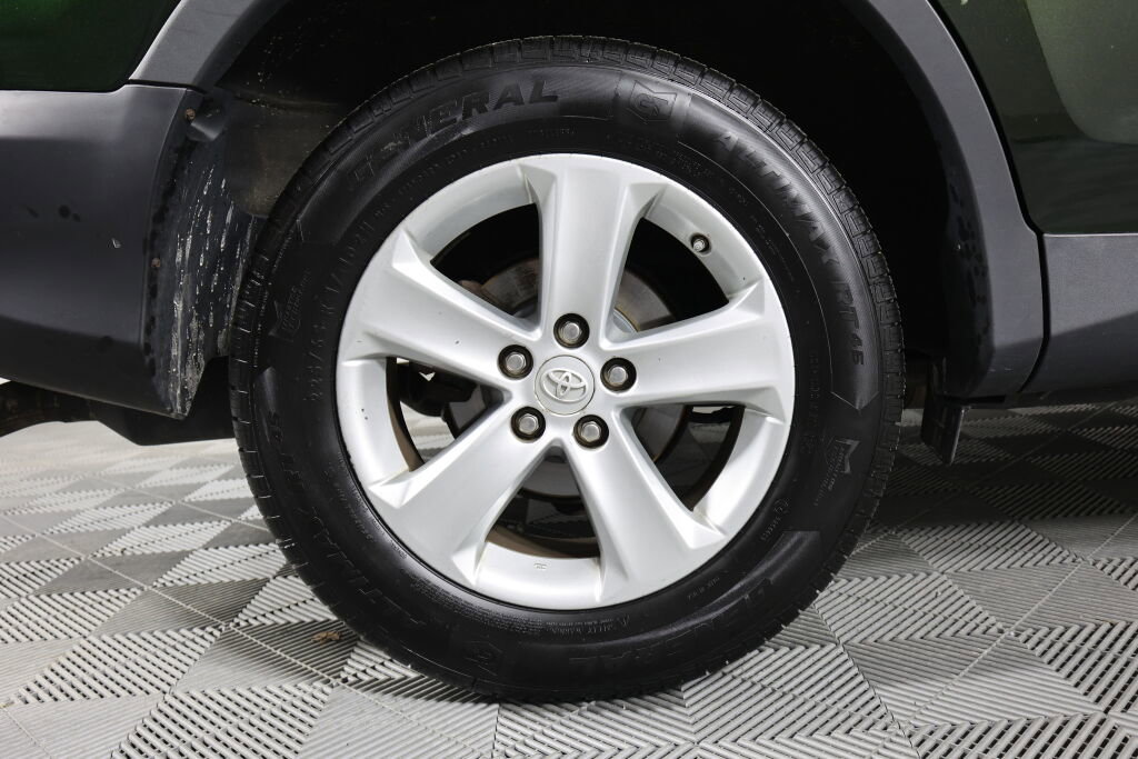 Used 2013 Toyota RAV4 XLE AWD/4WD image 7