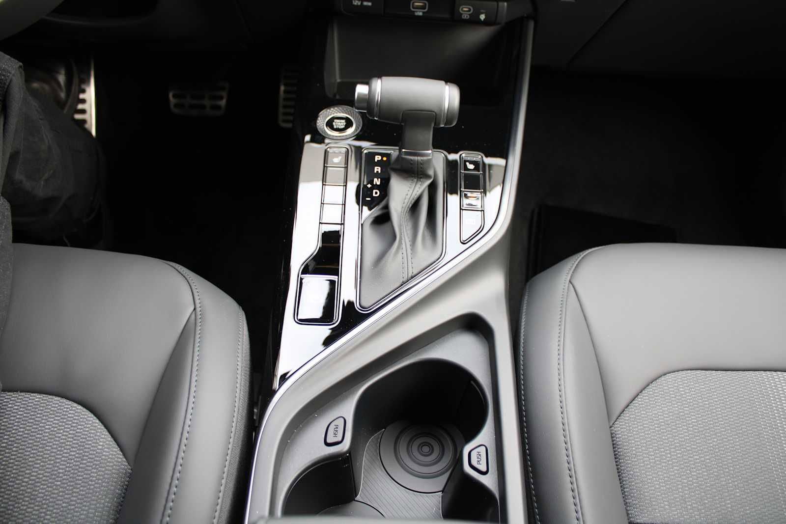 New 2025 Kia Niro EX image 32