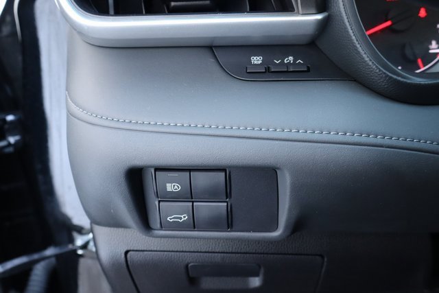 Used 2022 Toyota Highlander LE image 30