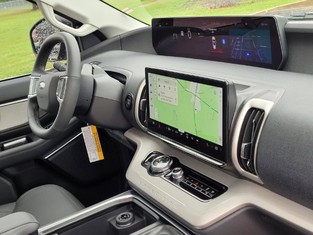 New 2026 Ford Expedition Active RWD image 19