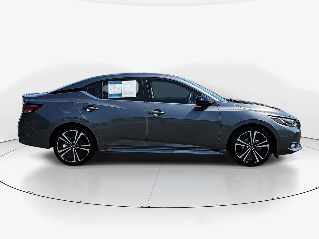 Used 2022 Nissan Sentra SR w/ SR Premium Package FWD image 5