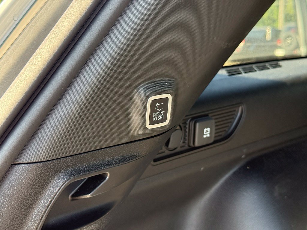 Used 2023 Jeep Grand Cherokee Altitude AWD/4WD image 27