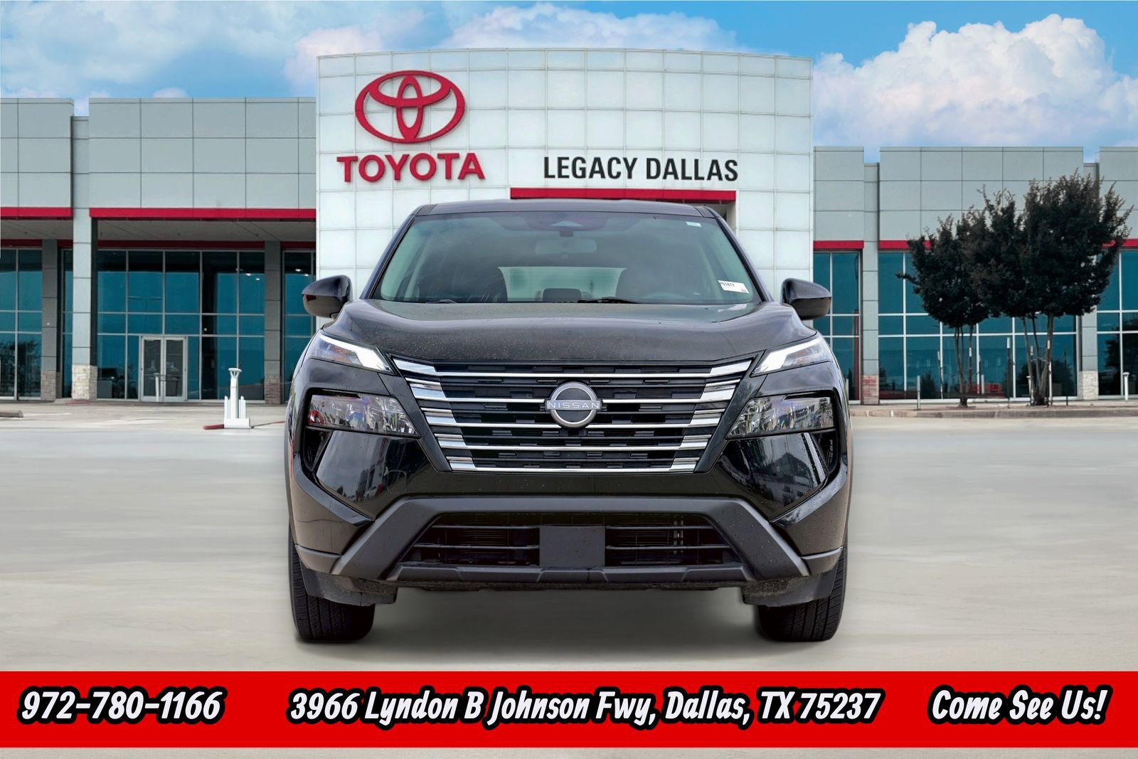 Used 2024 Nissan Rogue SV image 5