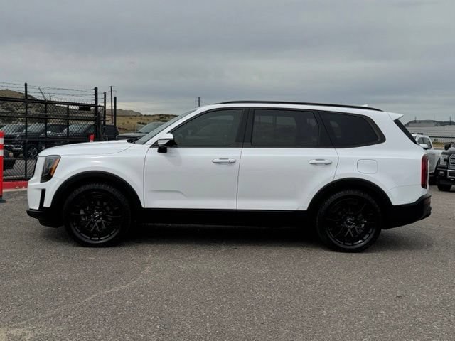 Used 2022 Kia Telluride SX w/ Nightfall Edition Package AWD/4WD image 2