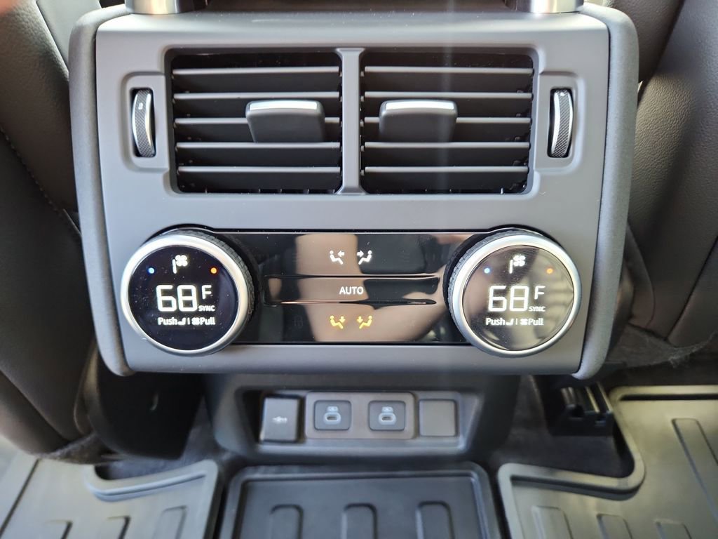 New 2026 Land Rover Discovery Limited Edition AWD/4WD image 25
