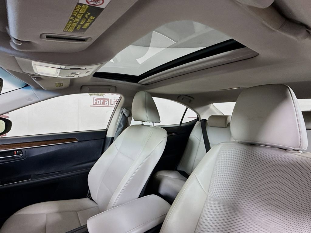 Used 2016 Lexus ES 350 350 w/ Navigation System Package image 11