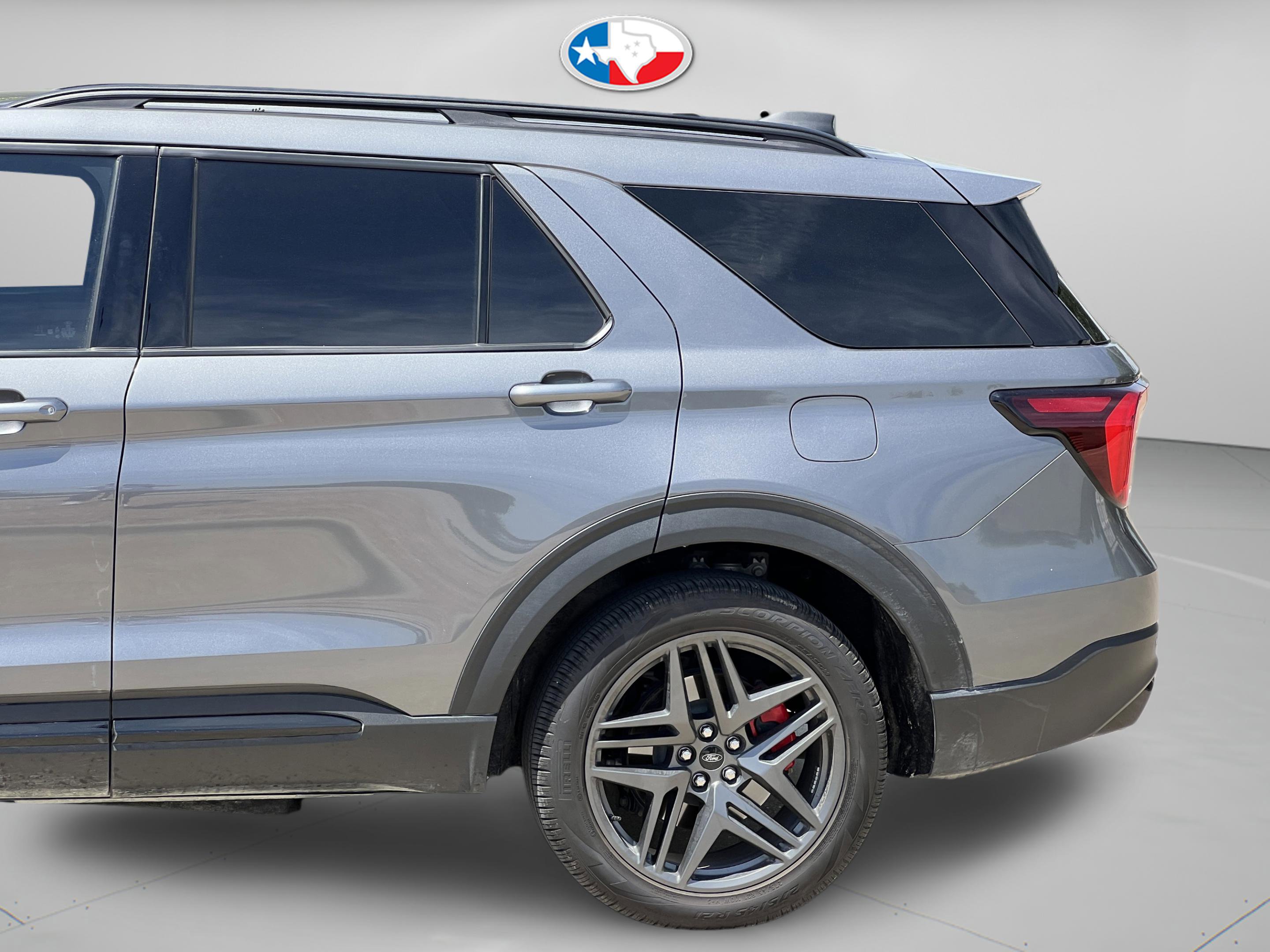 Used 2025 Ford Explorer ST w/ Sun And Sound Package AWD/4WD image 29