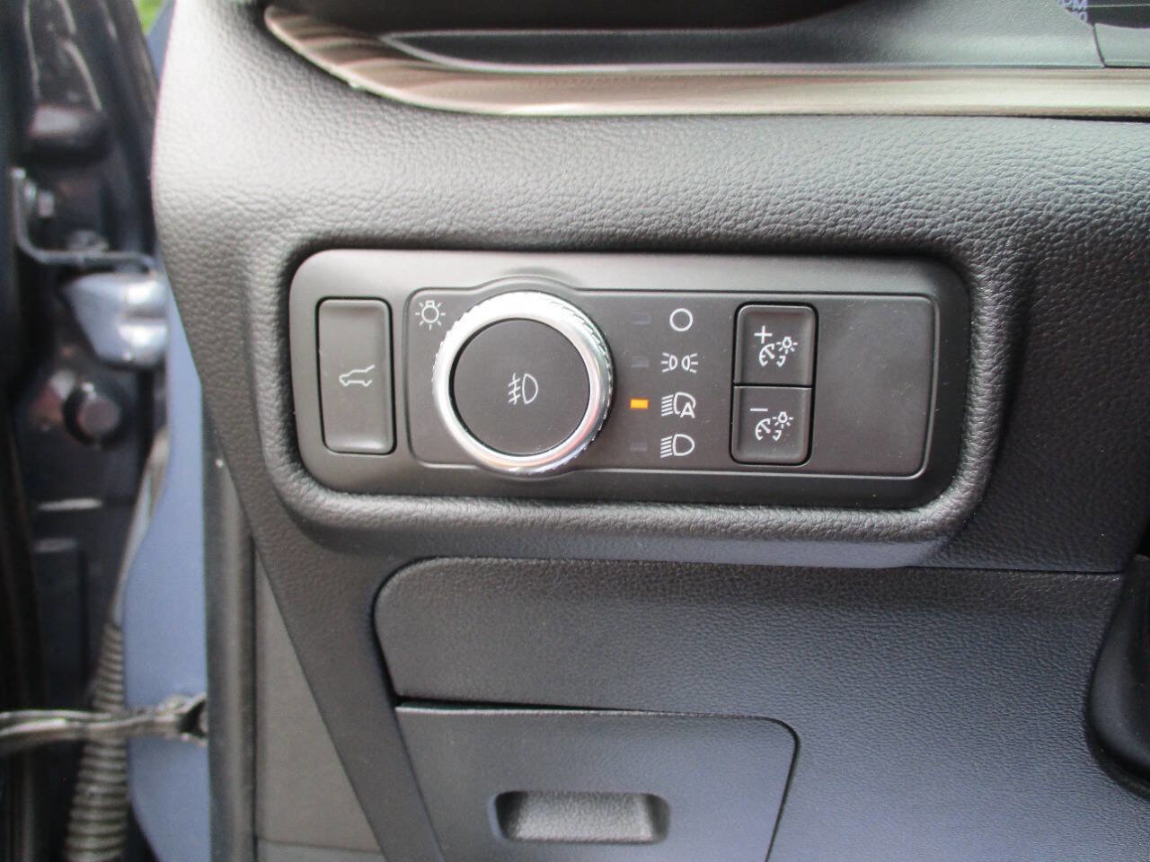 Used 2021 Ford Explorer Limited w/ Equipment Group 301A RWD image 15