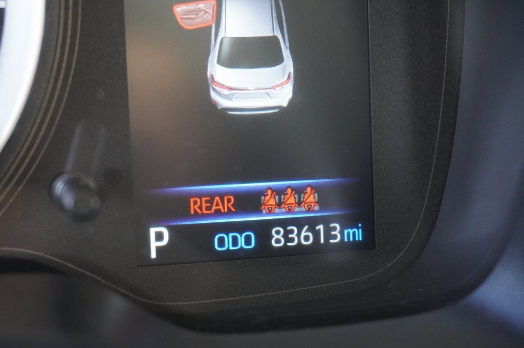 Used 2022 Toyota Corolla LE image 3