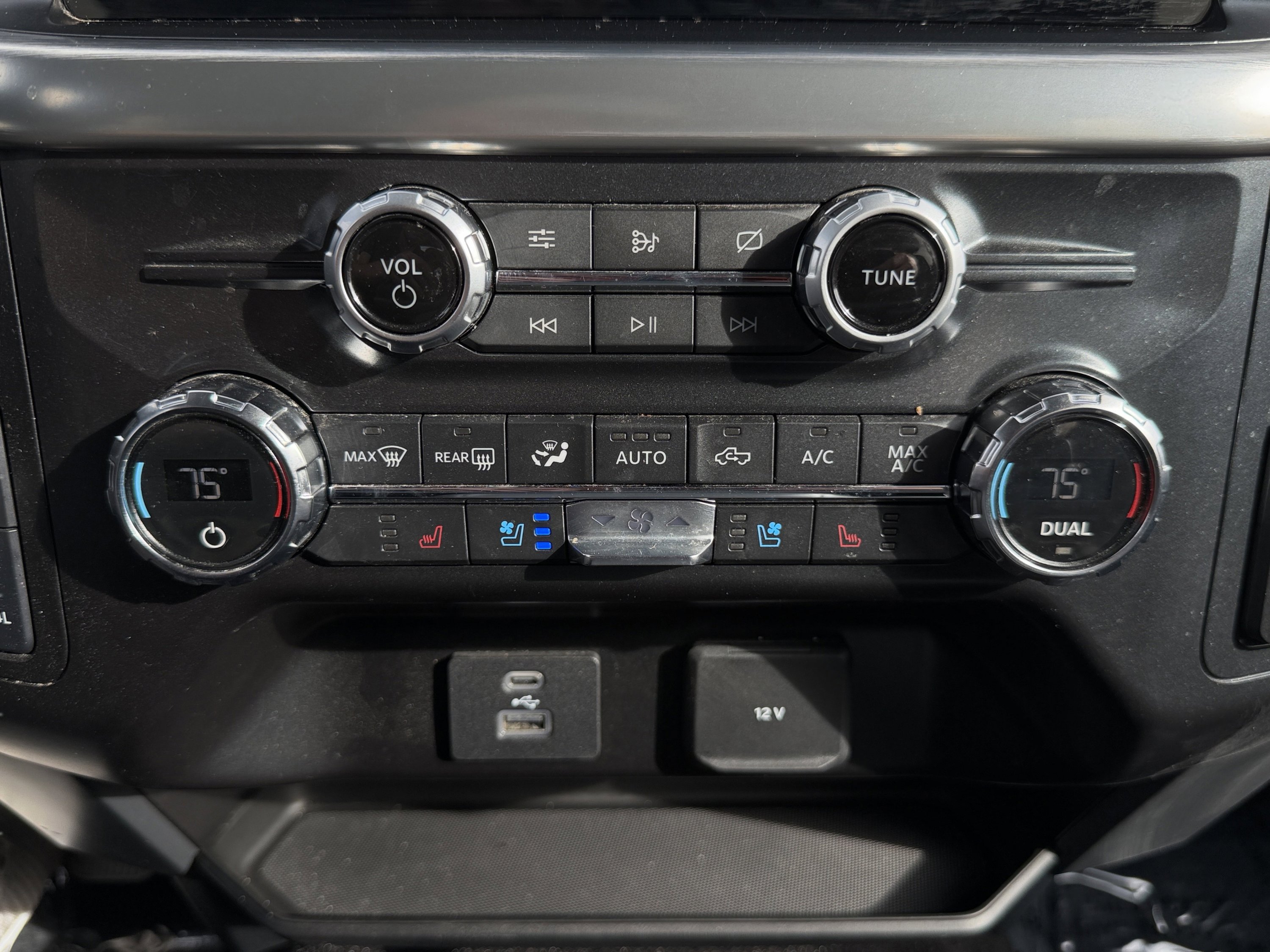 Used 2021 Ford F150 Lariat w/ Equipment Group 501A Mid image 82