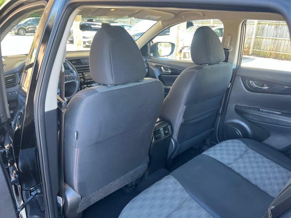 Used 2017 Nissan Rogue Sport SV AWD/4WD image 9
