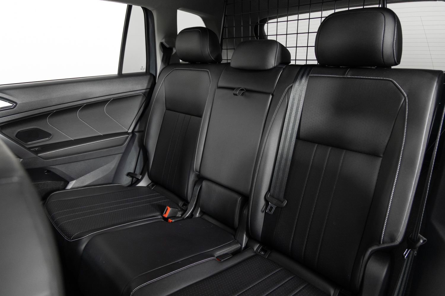 Used 2022 Volkswagen Tiguan SE image 17