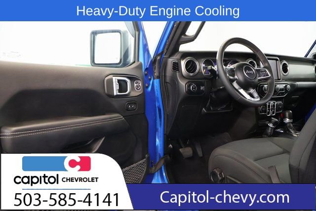 Used 2023 Jeep Gladiator Overland w/ Cold Weather Group image 8