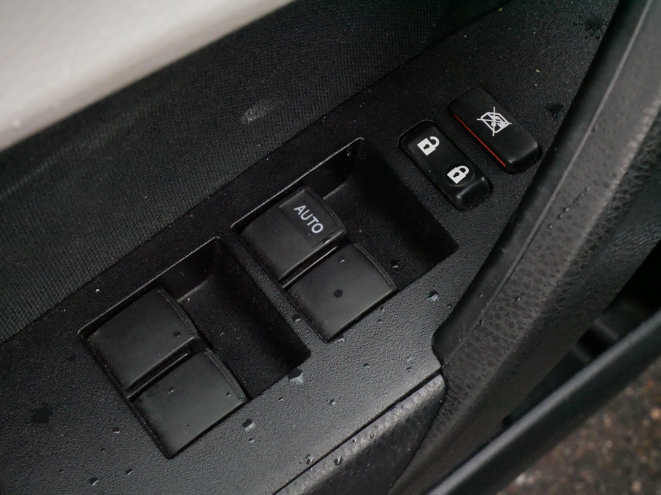 Used 2015 Toyota Corolla LE FWD image 19